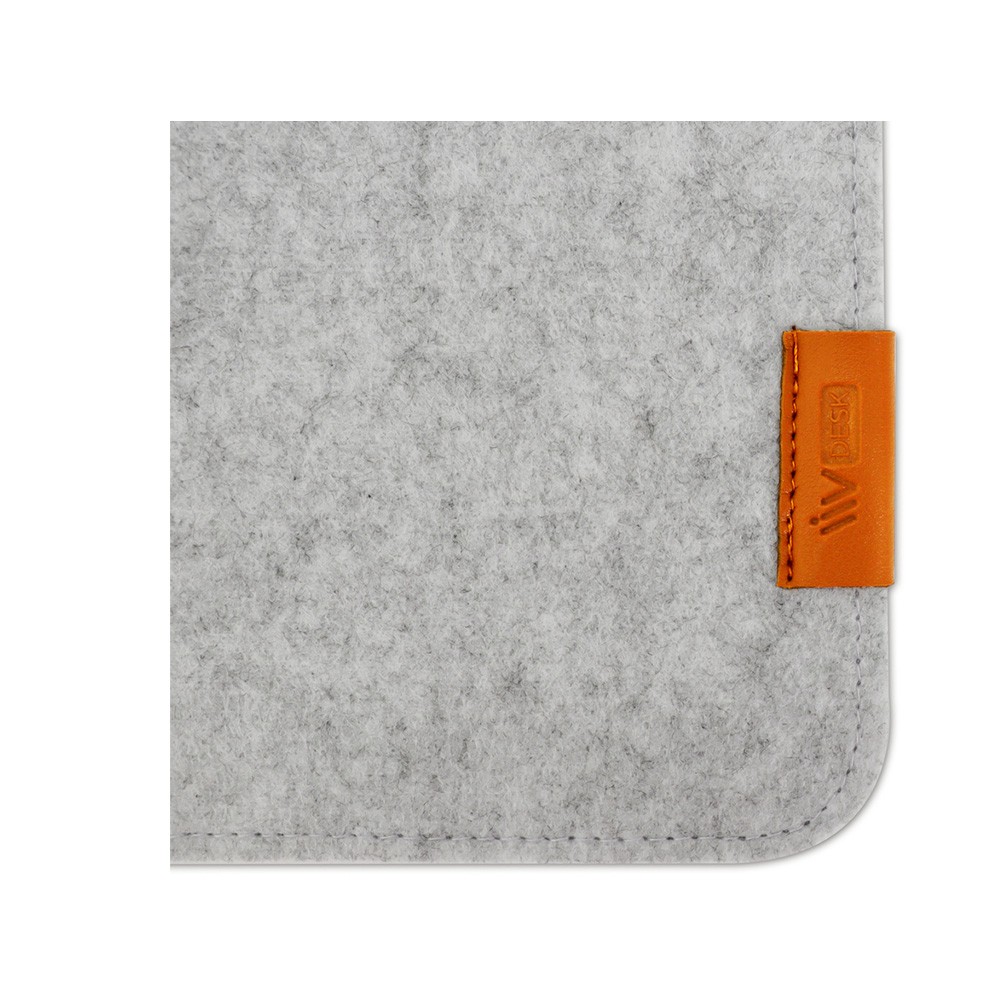 แผ่นรองเมาส์ Liv Desk Pad 30x80 cm. White Grey